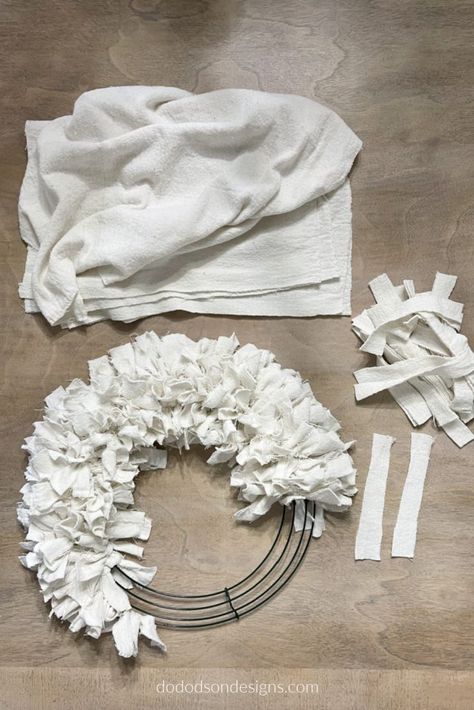 Cloth Wreath, Drop Cloth Projects, Make A Wreath, Easy Diy Wreaths, Wire Wreath Frame, Material Wreaths, Drop Cloth Curtains, Door Wreaths Diy, Fabric Wreath