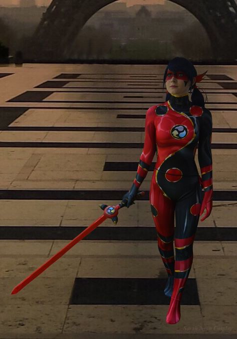 Miraculous Hero Costumes, Ladybug And Chat Noir Cosplay, Ladybug And Cat Noir Cosplay, Ladybug Cosplay Aesthetic, Halloween Costumes Miraculous Ladybug, Female Cat Noir Cosplay, Bug Costume, Adrien Miraculous, Miraculous Ladybug Wallpaper