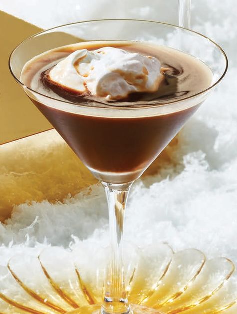 Marshmallow-Fluff Espresso Martini Marshmallow Fluff, Delicious Drinks, Espresso Martini, Sweet Desserts, Popular Recipes, Yummy Drinks, Drink Recipes, Martini, Christmas Party