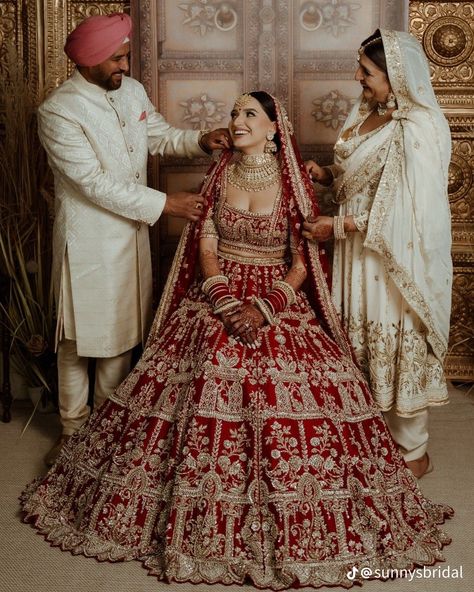 Sikh Wedding Dress, Red Indian Wedding, Indian Bridal Wear Red, Latest Bridal Lehenga Designs, Red Bridal Dress, Bridal Lehenga Designs, Latest Bridal Lehenga, Wedding Lehenga Designs, Indian Bride Outfits