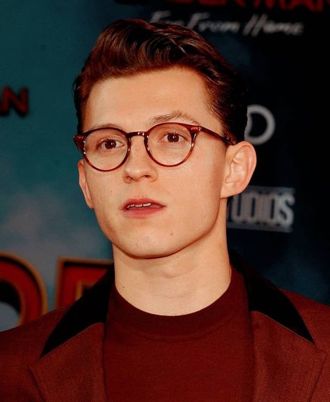 Tom Holland Peter Parker, Tom Holland Spiderman, Tommy Boy, Marvel Actors, Man Thing Marvel, White Boys, Bucky Barnes, Peter Parker, Tom Holland