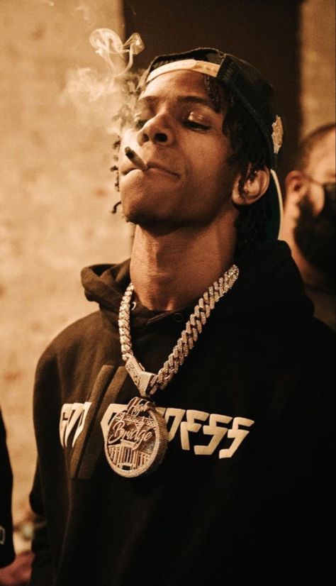 Rapper Pfps, A Boogie Wit Da Hoodie, Holiday Iphone Wallpaper, A Boogie, Jordan Photos, Blue Butterfly Wallpaper, Chocolate Men, Lil Yachty, Rap Wallpaper