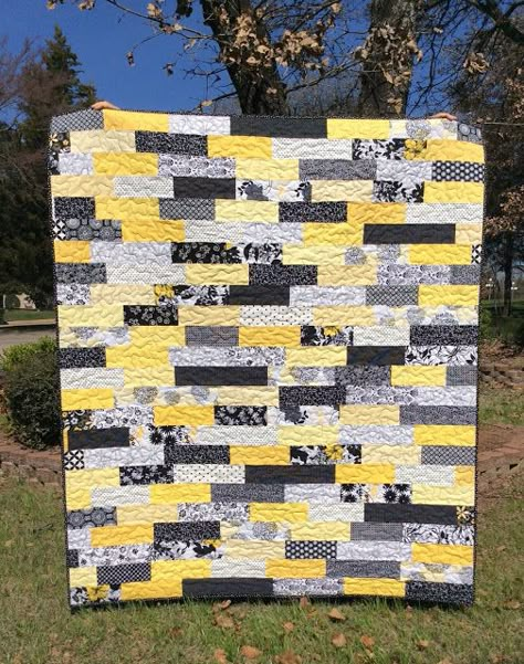 The Fleming's Nine: Black and Yellow Brick Quilt Yellow And Gray Quilt Ideas, Yellow And Black Quilts, Yellow Quilts Ideas, Brick Quilt, Gray Quilts, Quilting Basics, Football Quilt, Sports Quilts, Black And White Quilts