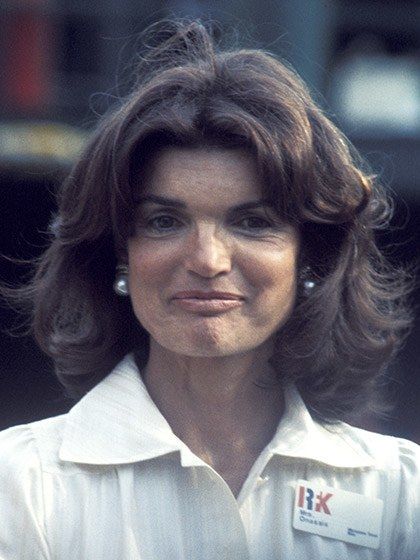 Jackie O Hair, Jackie Oh, Jackie O's, Iconic Hair, Jackie O Style, Jackie Onassis, Tennis Tournament, Forest Hills, Elegant Lady