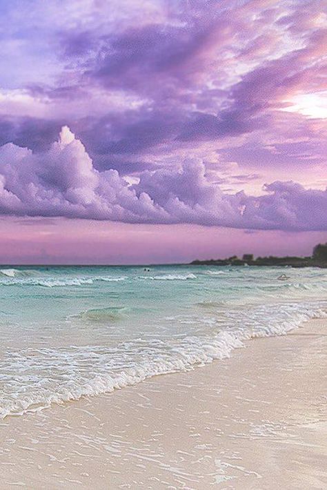 lavender sky over pale aqua sea Clouds In The Sky, Beautiful Sky, Ocean Beach, Beautiful Sunset, The Sand, Amazing Nature, Nature Pictures, Landscape Architecture, Nature Beauty