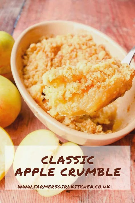 Apple Crumble Trifle, English Apple Crumble, English Crumble Recipe, British Apple Crumble, British Apple Crumble Recipe, How To Make Apple Crumble, Humble Crumble Recipe, Simple Apple Desserts, Crumble Recipe Easy