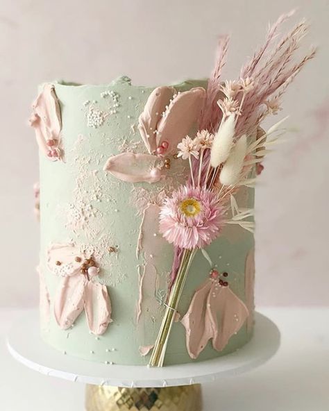 Dried Flowers For Cake, Birthday Cake Dried Flowers, Dried Flowers Cake Decoration, Dry Flowers Cake, Pastel Flower Cake, Cake With Dried Flowers, Boho Floral Cake, Cake For Sister, Dried Flowers Cake