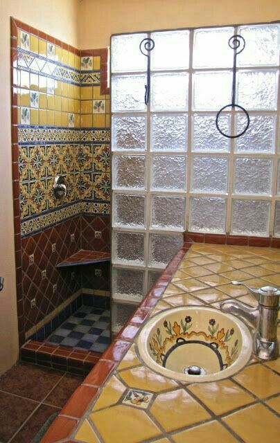 Mexican Style Bathroom, Talavera Bathroom, Mexican Tile Bathroom, Spanish Style Bathrooms, Spanish Bathroom, Mexican Bathroom, Hacienda Style Homes, Casa Country, Mexican Home Decor