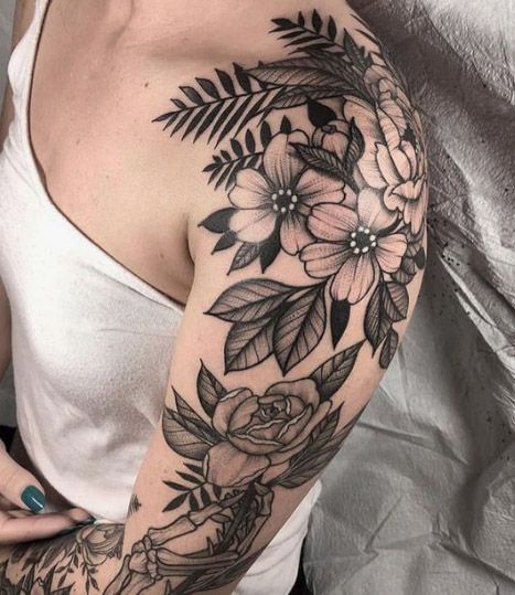 Black and white flower tattoo 512235 (6) — Postimage.org White Flower Tattoo, White Flower Tattoos, Black And White Flower Tattoo, Tattoo Side, Trending Tattoo, Shape Tattoo, Beautiful Flower Tattoos, Muster Tattoos, Flower Tattoo Shoulder