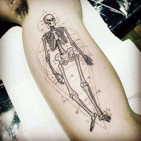 Rose Tats, Skeleton Couple Tattoo, Dark Disney Tattoo, Anatomical Tattoos, Rip Tattoos For Mom, Anatomy Tattoo, Bone Tattoos, Mommy Tattoos, Skeleton Tattoos