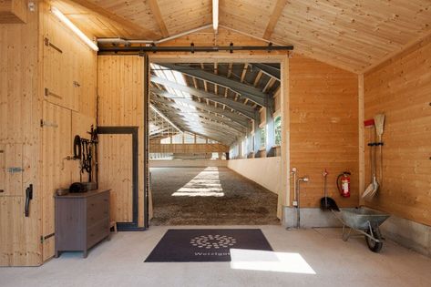 Barn Organization, Luxury Horse Barns, Indoor Riding Arena, Dream Barn Stables, Custom Horse Stalls, Equestrian Stables, Equestrian Barns, Barn Layout, Stable Style