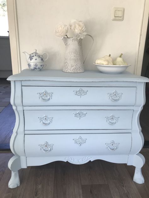 Light Blue Shabby Chic Bedroom, Baby Blue Furniture, Light Blue Dresser, Baby Blue Bedrooms, Shabby Chic Dressers, Shabby Chic Chest Of Drawers, Shabby Chic Nightstand, Shabby Chic Drawers, Blue Chest Of Drawers