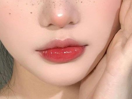 Lip Heart Shape, Small Heart Shaped Lips, Lip Filler Shape Ideas Korean, Full Heart Shaped Lips, Lips Claims For Dr, Heart Shaped Lips Aesthetic, Heart Lips Shape, Asian Hair Medium Length, Ulzzang Lips