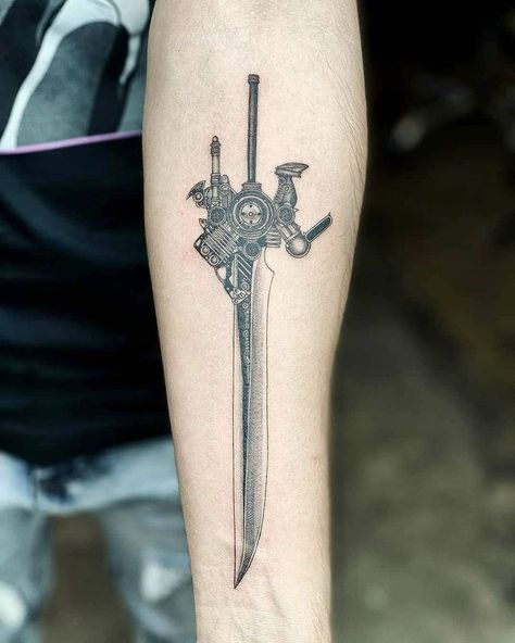 Engine Blade tatto from FFXV. #videogametattoo #gamertattoo #gamerink #videogames #gamer #gaming #anime #otakutattoo #finalfantasy #finalfantasytattoo #finalfantasyxv Ff9 Tattoo, Ff8 Tattoo, Ff15 Tattoo, Ffxv Tattoo, Ff7 Tattoo, Bahamut Final Fantasy, Final Fantasy Tattoo, Fantasy Tattoo, Blade Tattoo