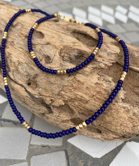 Festival Jewellery, Chain Necklace Diy, Seed Bead Choker, Winter Necklace, Bead Choker Necklace, Beautiful Chokers, Navy Blue And Gold, Bead Projects, Surfer Style