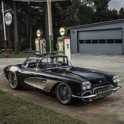 Chevrolet Corvette C1, Bmw Classic Cars, Corvette Zr1, Classic Corvette, Chevy Muscle Cars, Custom Muscle Cars, American Classic Cars, Classic Sports Cars, Classy Cars