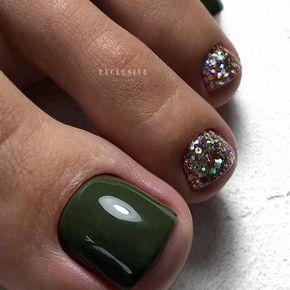 Love this olive green!! Green Toe Nails, Toe Nail Color, Pretty Toe Nails, Green Nail Designs, Cute Toe Nails, Pedicure Designs, Green Nail, Toe Nail Designs, Toe Nail Art