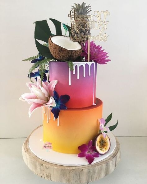 Tropical 30th Birthday Cake, Tropical Party Birthday, Tropical Themed Cake Ideas, Havana Themed Cake, Tropical Glam Cake, Miami Theme Cake, Hawian Theme Cake, Tropical Cake Ideas Hawaiian Theme, Tropical Cake Decorating Ideas