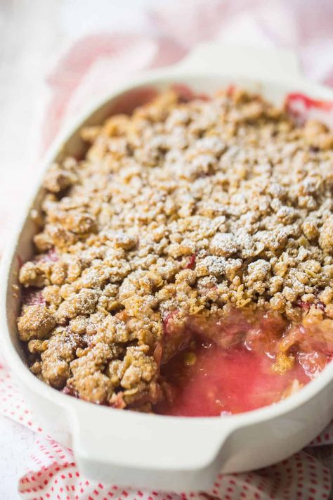 Rhubarb Crisp: I love to make this in spring & summer. So quick & easy, and the contrast of soft, sweet, fruity filling with crunchy, buttery crumb topping is out of this world! #rhubarb #crisp #easy #recipe #glutenfree #best #oatmeal #oldfashioned #withoutoats #9x13pan #withcrumbletopping #grandmas #vegan #frozen #classic #simple #fresh #13x9 #cornstarch #fruit #food #spring #summer #baking #sweettreats #bakingamoment Strawberry Rhubarb Cobbler, Apple Crisp Pie, Rhubarb Recipes Crisp, Rhubarb Cobbler, Strawberry Crisp, Strawberry Rhubarb Crisp, Rhubarb Crisp, Rhubarb Crumble, Seasonal Desserts