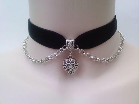 Ribbon Choker Necklace, Necklaces Choker, Velvet Choker Necklaces, Ribbon Choker, Heart Choker Necklace, Chunky Bead Necklaces, Water Dragon, Christmas Necklace, Chunky Chain Necklaces