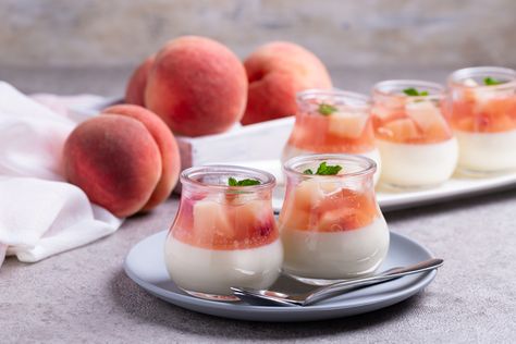 Peach Panna Cotta, Vegetable Stir Fry Recipe, Panna Cotta Recipe, Fruity Treats, Peach Puree, Healthy Version, Quiet Evening, Refreshing Desserts, Summer Gathering