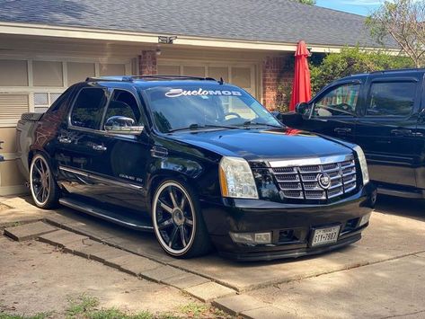 EXT 2010 Avalanche Truck, Black Cadillac, Candy Car, Single Cab Trucks, Dropped Trucks, Daily Ideas, Low Riders, Chevy Avalanche, Escalade Ext