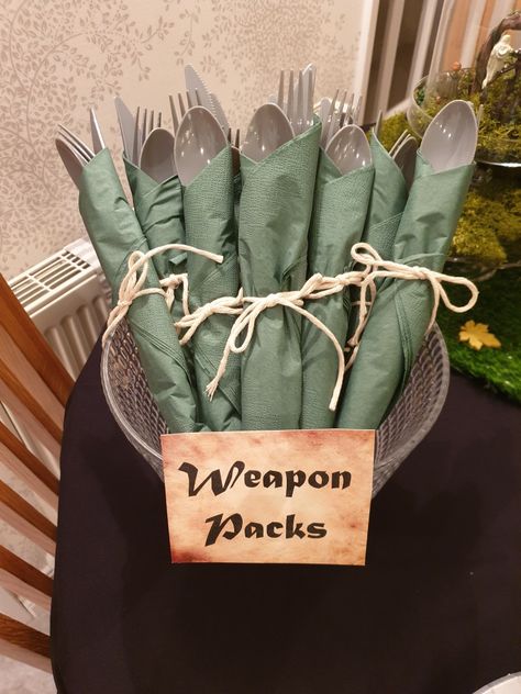 Lord Of The Rings Themed Wedding Centerpieces, Dnd Themed Party Ideas, Lord Of The Ring Themed Wedding, Lotr Decorations Party, The Lord Of The Rings Birthday Party, Medieval Wedding Centerpieces, Lord Of The Rings Themed Birthday Party, Lord Of The Rings Halloween Party, Nerd Party Ideas