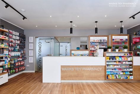 Counter Pharmacy Design, Pharmacy Design Interior Modern, Pharmacy Store Design Interiors, Pharmacy Counter, Store Counter Design, Shop Counter Design, Pharmacy Decor, Healthcare Interior Design, Store Shelves Design