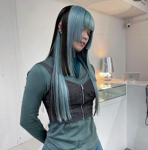 Futuristic Haircut, Blue Calico Hair, White Tips Hair, Sci Fi Hair, Three Color Hair, Hair Dye Asian, Metallic Blue Hair, Main Character Hair, Blue Hair With Bangs