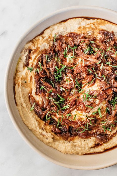 This caramelised onion hummus is cooked low and slow for nearly 45 minutes; the onions infuse a classic hummus with sweet and savoury flavour. Caramelised Onion Hummus, Onion Hummus, Hummus Flavors, Classic Hummus, Caramelised Onion, Carmelized Onions, Deliciously Ella, Vegan Eats, Vegan Eating