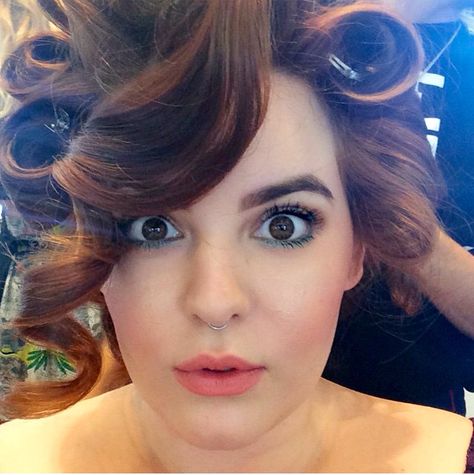 Tess Holliday Aussie Hair, Tess Holliday, Top Modeling Agencies, Girl Goals, Pin Up Models, Cover Girl, Glowing Complexion, Old Hollywood Glamour, Beauty Icons