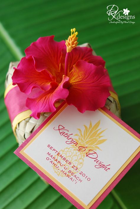 Beachy wedding favor Hawaiian Wedding Favors, Tropical Wedding Favor, Tropical Wedding Inspiration, Destination Wedding Favors, Beachy Wedding, Hawaiian Theme, Beach Wedding Favors, Hawaiian Wedding, International Design