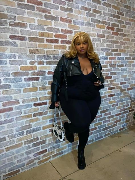 Plus Size Winter Outfits Black Women, All Black Plus Size Outfit, Black Catsuit Outfit, Plus Size Birthday Outfits, Catsuit Outfit, Lunch Outfit, Plus Size Baddie Outfits, Black Y2k, Body Suit Outfits