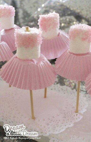 Princess Cake Pops, Diy Baby Shower Centerpieces, Ballerina Cupcakes, Idee Babyshower, Boy Baby Shower Ideas, Shower Desserts, Baby Shower Bbq, Baby Shower Desserts, Diy Bebe