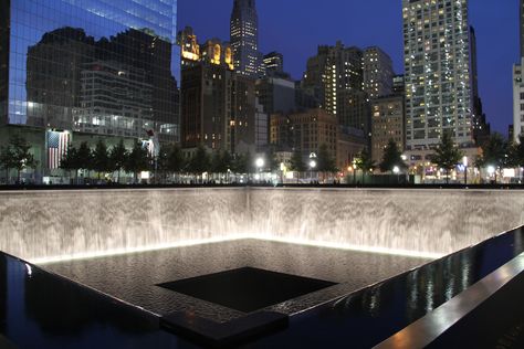 Go to Ground Zero Memorial Ground Zero Memorial, New York Must See, Loss Angeles City, Ground Zero Nyc, Veterans Memorial Park, New York City Attractions, New York Bucket List, World Trade Center Collapse, Hiroshima Peace Memorial