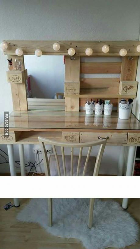 Room Pallet Vanity, Table Pallet, Palette Furniture, Diy Makeup Vanity, Diy Vanity, Diy Pallet Projects, Diy Pallet Furniture, Pallet Projects, Pallet Furniture