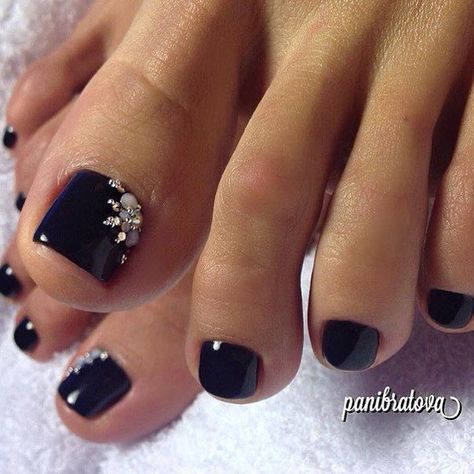 Black Toenails, Easy Toe Nail Designs, Simple Toe Nails, Toenail Art, Pedicure Designs Toenails, Unghie Nail Art, Toe Nail Color, Pretty Toe Nails, Valentine Nails