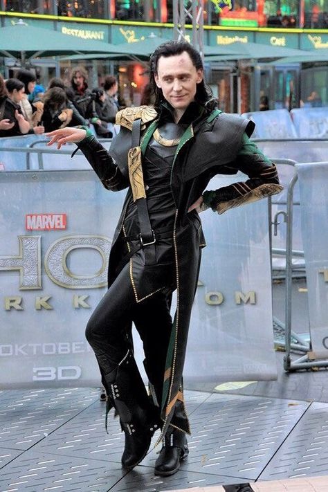 Sassy Loki is as Sassy Loki does! #youbetterwerk! Funny Sherlock, Thor Loki, Smosh, Loki Marvel, Loki Thor, Ms Marvel, Chuck Norris, Loki Laufeyson, The Perfect Guy