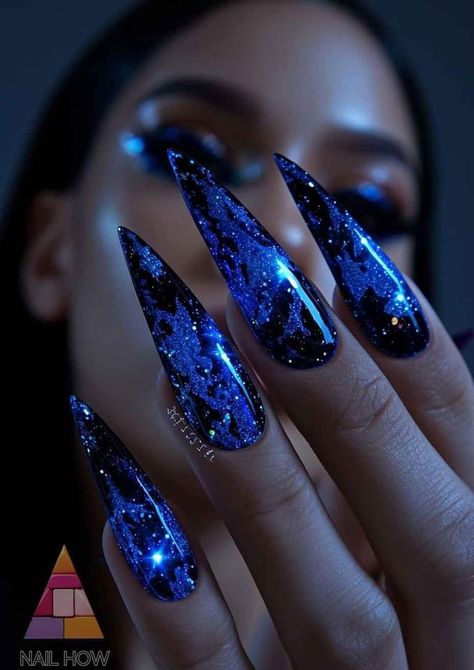 Nail Designs Space, Cosmic Nail Designs, Blue Stilletos Nails, Blue Stiletto Nails Design, Blue And Black Nails Designs, Black And Blue Nail Ideas, Space Nail Designs, Blue And Black Nails, Black And Blue Nails