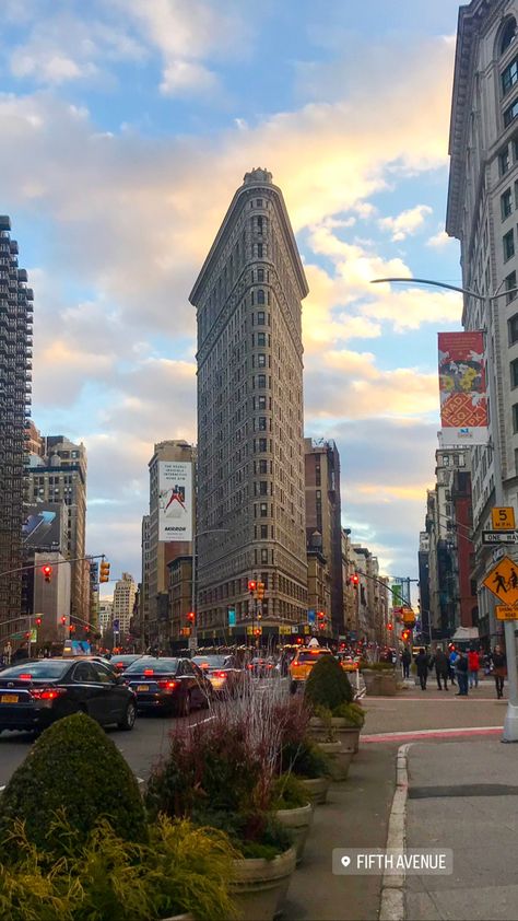 Fifth Avenue Nyc Aesthetic, Fifth Avenue Aesthetic, Nyc Dump, Manhattan Aesthetic, Fifth Avenue Nyc, New York From Above, 5th Avenue Nyc, Flat Iron Building, Building Aesthetic