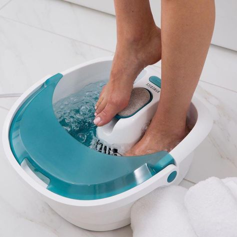 The HoMedics Bubble Spa Elite Foot Bath with Heat Boost Power provides a deluxe pampering and pedicure experience. Pedicure Soak, Medicinal Tea, Foot Pedicure, Body Types Women, Foot Soak, Foot Bath, Ideal Body, Beauty Standards, Spa Treatments