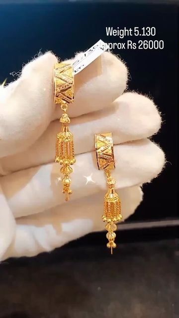 Gold Earring Design For Women, Gold Earing Design New, Gold Earrings Designs For Wedding, Earrings Design Gold, Malabar Jewellery, Stylish Gold Earrings, Ram Temple, Necklace Women Gold, Women Gold Chain