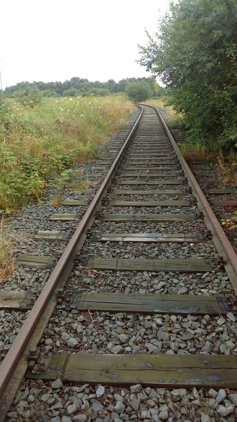 /:/ Railroad Track Pictures, Abandoned Railroad, Track Pictures, Abandoned Train, Scenic Railroads, Rail Road, Railroad Photography, Old Trains, Photo Background Images