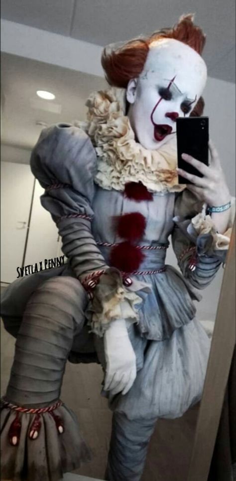 Cosplay Bulgaria #pennywise #it Pennywise Cosplay, It Cosplay, Pennywise Halloween, Bill Skarsgard Pennywise, Pennywise The Clown, Pennywise The Dancing Clown, Bill Skarsgard, Stephen King, Bulgaria