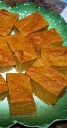 Pumpkin Butter Mochi Recipe, Pumpkin Mochi Recipe, Hawaiian Thanksgiving, Island Desserts, Pumpkin Mochi, Cassava Pone, Hawaiian Dessert Recipes, Mochi Recipes, Hawaiian Desserts