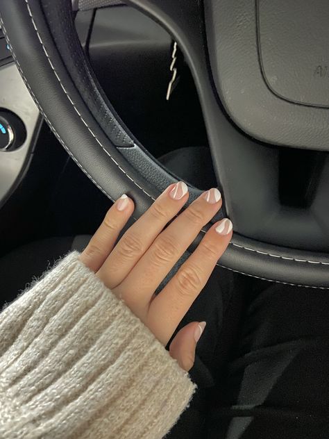 Shellac nails, gel nails, acrylic nails, short nail design, natural nail design, winter nails, nail inspo Winter Nail Inspo Short, Nail Design Winter, Diagonal Nails, Acrylic Nails Short, Short Nail Design, Light Nail Polish, Fan Nails, White French Nails, Thermal Nail Polish