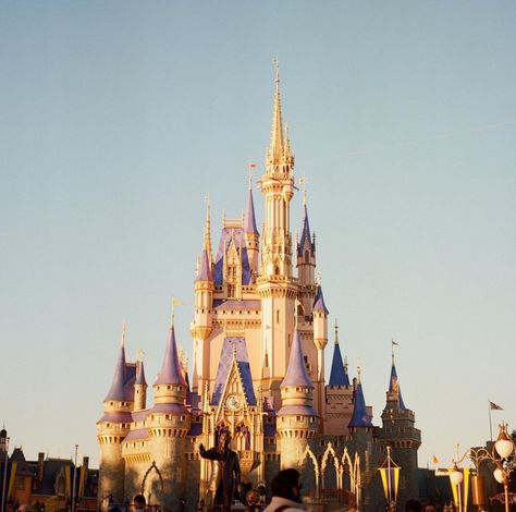 Fantasyland Aesthetic, Disney Park Aesthetic, Vintage Disney World Aesthetic, Disney Parks Aesthetic, Disneyland Vintage Aesthetic, Disneyland Asthetic Picture, Disneyland Aesthetic, Disney World Castle Aesthetic, Disneyland Castle Aesthetic