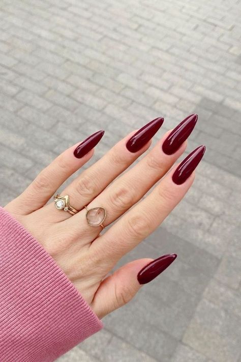 Red Nail Varnish, Bandana Nails, Burgundy Nail Designs, Red Chrome Nails, Deep Red Nails, App Filter, Dark Red Nails, Velvet Nails, Red Nail Art