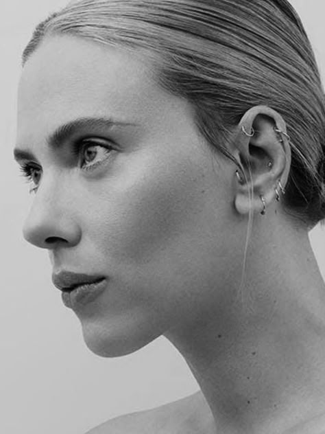 Scarlett Jonhsson Piercing, Scarlett Johansson Piercings, Jacqueline Fernandez, Marvel Actors, Natasha Romanoff, Taylor Swift Pictures, Miranda Kerr, Elizabeth Olsen, Scarlett Johansson