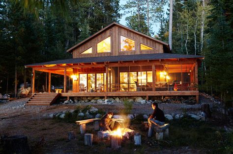 Rustic Cabin Exterior, Cabin Decks, Apartment Porch, Rustic Log Cabin, Porch House Plans, Cabin Exterior, Beautiful Cabins, Cottage Cabin, Traditional Exterior